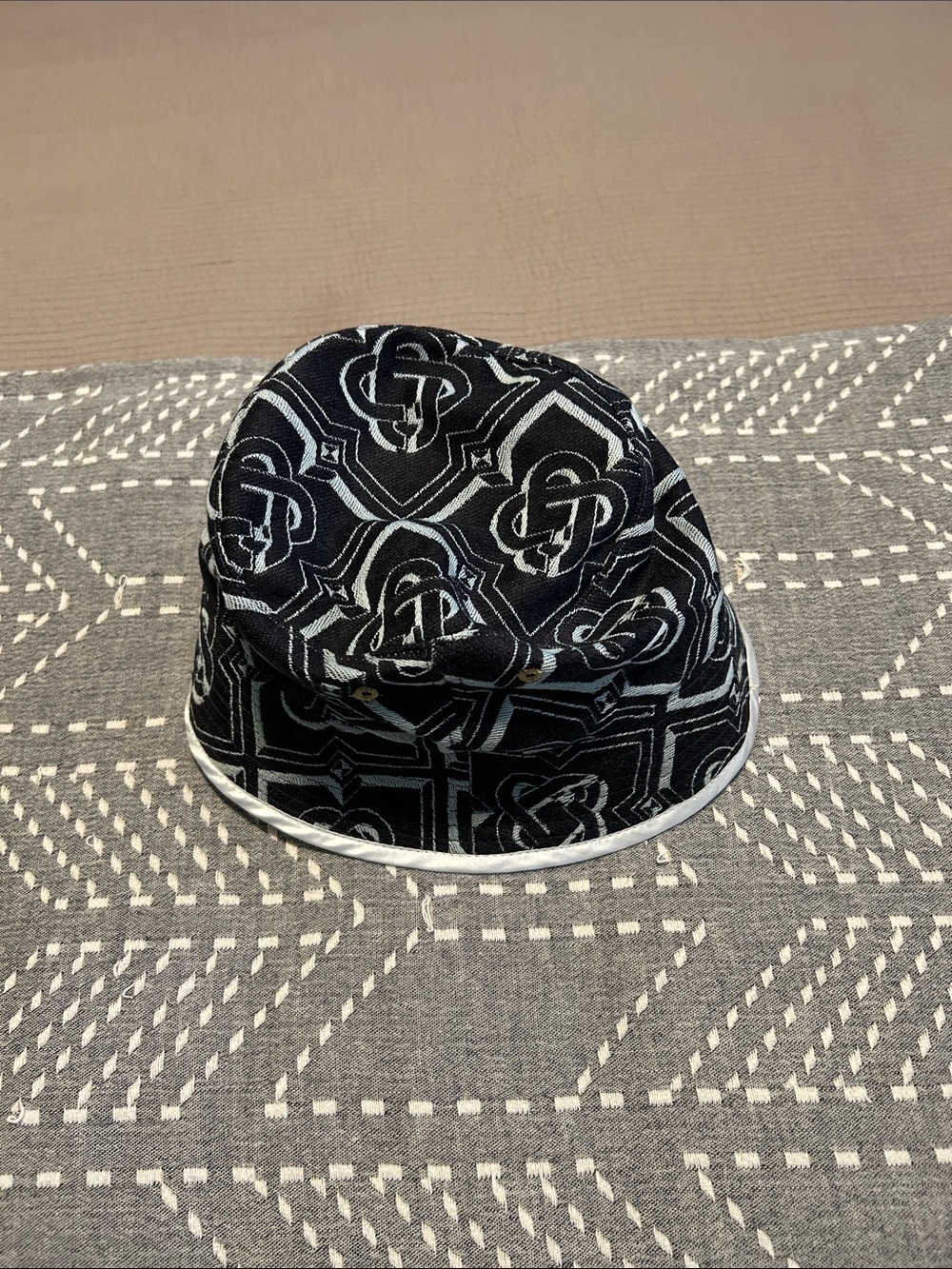 Men's Black & White Patterned Bucket Hat